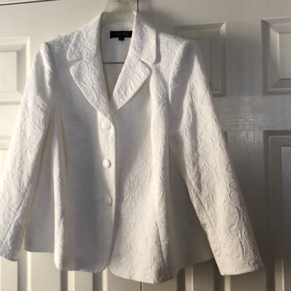 Kasper White jacket/skirt suit